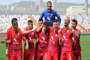 TFF 1'inci Lig'de evinde Tuzlaspor'u 3-2 mağlup ederek 4 ma&ccedil;lık