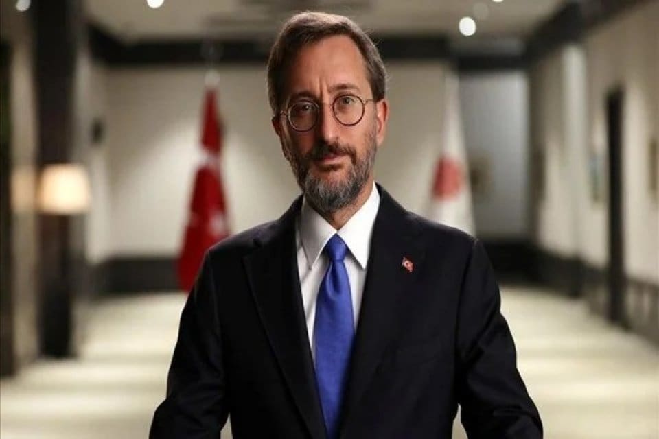 Yunan medyasına konuşan Cumhurbaşkanlığı İletişim Başkanı Altun, se&ccedil;imlerin ertelenmesiyle ilgili