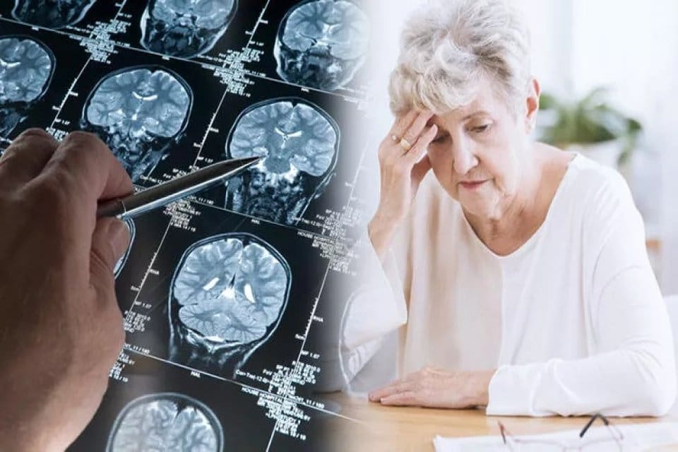 Araştırmacılar Alzheimer teşhisinde yeni bir devrim yaratıyor; geliştirdikleri cihaz ile