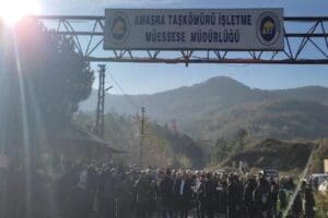 CHP Zonguldak Milletvekili Deniz Yavuzyılmaz, Bartın'ın Amasra il&ccedil;esinde 42 kişinin