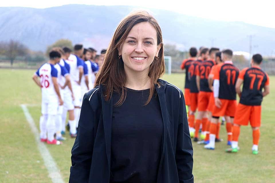 MANİSA'nın Akhisar il&ccedil;esinde yaşayan avukat Tuğba Yıkmaz (30) aynı zamanda