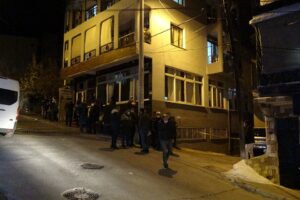 İzmir'in Konak ilçesinde Kadir U. (41), iddiaya göre amcasının oğlu