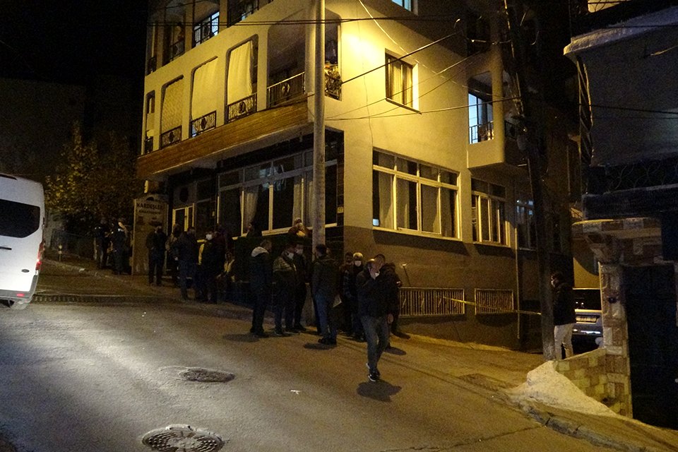 İzmir'in Konak ilçesinde Kadir U. (41), iddiaya göre amcasının oğlu