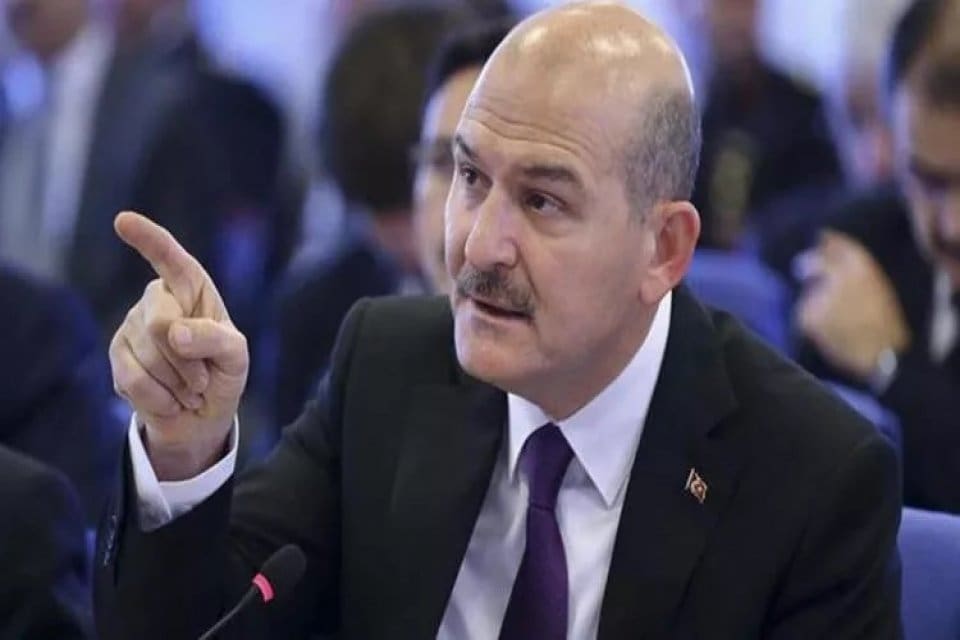İ&ccedil;işleri Bakanı S&uuml;leyman Soylu, "Amerikan B&uuml;y&uuml;kel&ccedil;isi'ne buradan s&ouml;yl&uuml;yorum, hangi gazetecilere