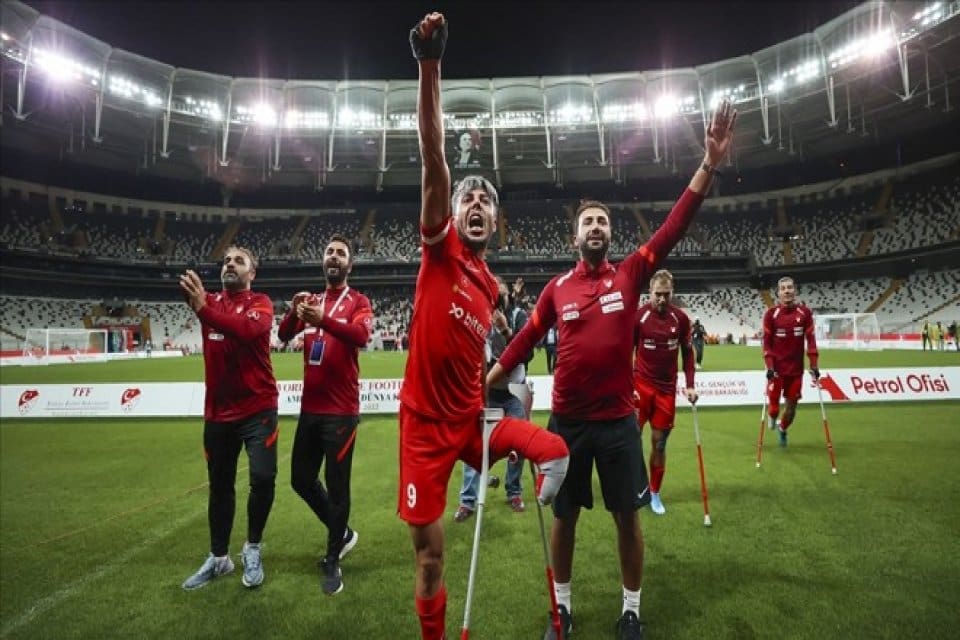 Ampute Futbol Milli Takımı, İstanbul'da d&uuml;zenlenen 2022 D&uuml;nya Kupası'nın finalinde