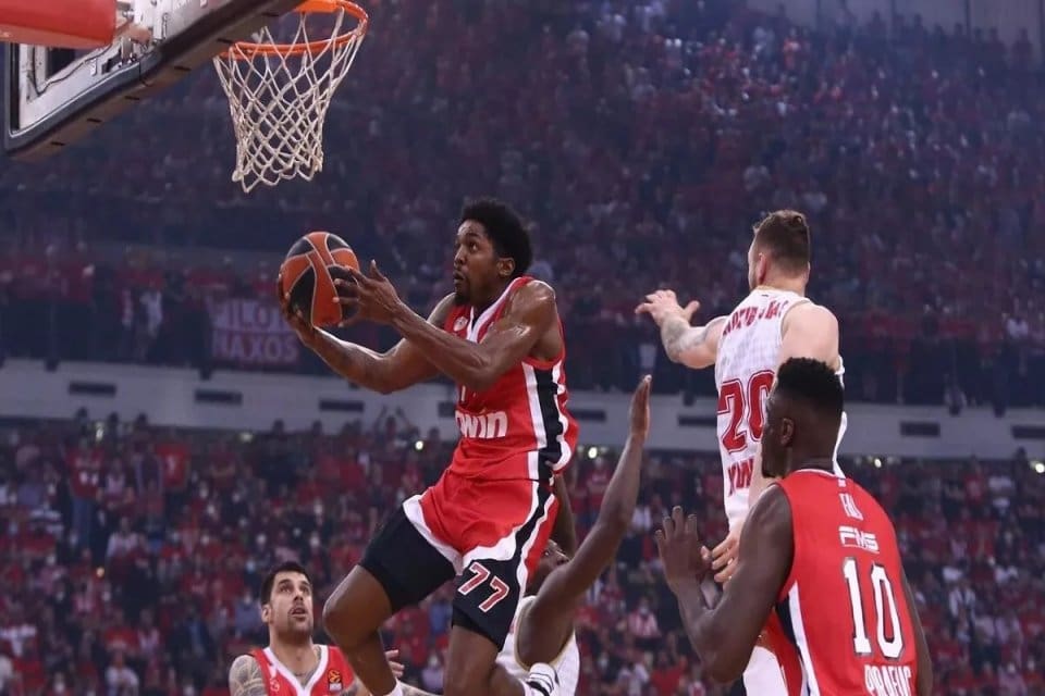 Euroleague'de Monaco'yu ağırlayan Yunan ekibi Olympiakos, 94-88'lik galibiyetle seride durumu