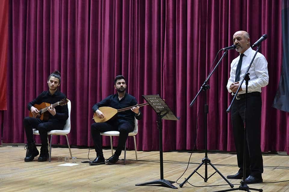Anadolu ezgileri Bornova Belediyesi ve Bornova Karadeniz K&uuml;lt&uuml;r Derneği işbirliğinde