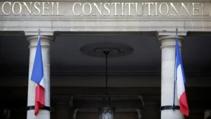 Fransa Anayasa Konseyi, Covid aşılarının fiilen zorunlu hale getirilmesini &ouml;ng&ouml;ren
