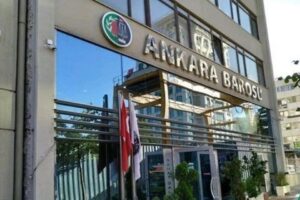 Ankara Barosu'nun Genel Kurulu'nda başkanlığı Mustafa Köroğlu seçildi. Ankara Barosu