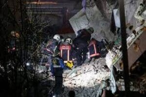 Ankara'nın Ke&ccedil;i&ouml;ren il&ccedil;esinde 3 katlı bir binada b&uuml;y&uuml;k bir patlama