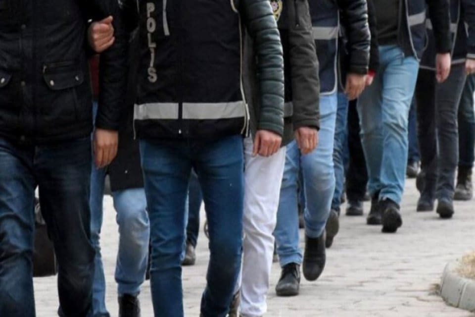 Ankara Cumhuriyet Başsavcılığı; aralarında kamu g&ouml;revlilerinin de olduğu 33 kişi