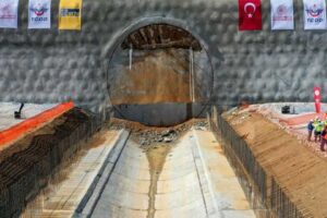ULAŞTIRMA ve Altyapı Bakanı Adil Karaismailoğlu, Uşak'ın Eşme ilçesinde Ankara-İzmir
