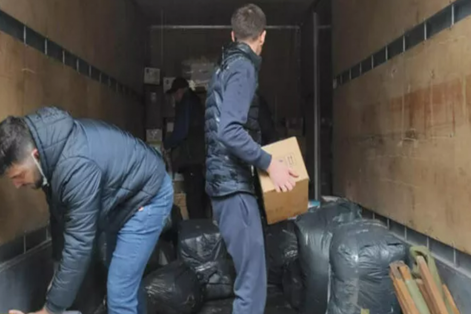 Rusya'nın Ukrayna'da s&uuml;rd&uuml;rd&uuml;ğ&uuml; askeri harekat nedeniyle Ukrayna'nın Ankara B&uuml;y&uuml;kel&ccedil;iliği'nde toplanan