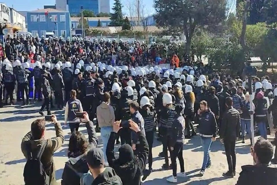 İş&ccedil;i sağlığı, iş g&uuml;venliği ve ek zam talepleri i&ccedil;in Ankara&rsquo;ya