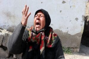 Suriye'de i&ccedil; savaştan ka&ccedil;ıp Van'a yerleşen 9 &ccedil;ocuk annesi Sabah