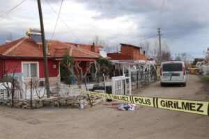 Denizli'nin Pamukkale ilçesinde istediği sigara parasını vermeyen annesi Sıdıka Şafak’ı