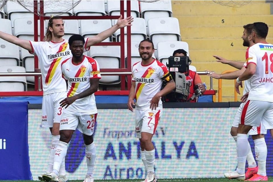 S&uuml;per Lig'in 39. haftasında Fraport TAV Antalyaspor ile G&ouml;ztepe karşılaştı.