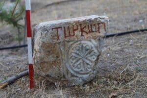 Konya'nın Karatay il&ccedil;esine bağlı Yağlıbayat Mahallesi'ndeki Savatra Antik Kenti'nde y&uuml;r&uuml;t&uuml;len