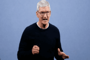 Teknoloji devi Apple'ın CEO'su Tim Cook, Apple &ccedil;alışanlarına Ukrayna'da yaşanan