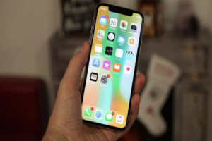 Döviz kurundaki artış nedeniyle Türkiye'deki satışlarını durduran Apple ürünlerinin yeni