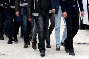 Organize su&ccedil; &ouml;rg&uuml;t&uuml; &uuml;yesi oldukları gerek&ccedil;esiyle haklarında g&ouml;zaltı kararı verilen