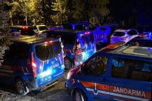 Samsun'un Kavak ve Asarcık il&ccedil;elerinde jandarma ekiplerince d&uuml;zenlenen operasyonda, aralarında