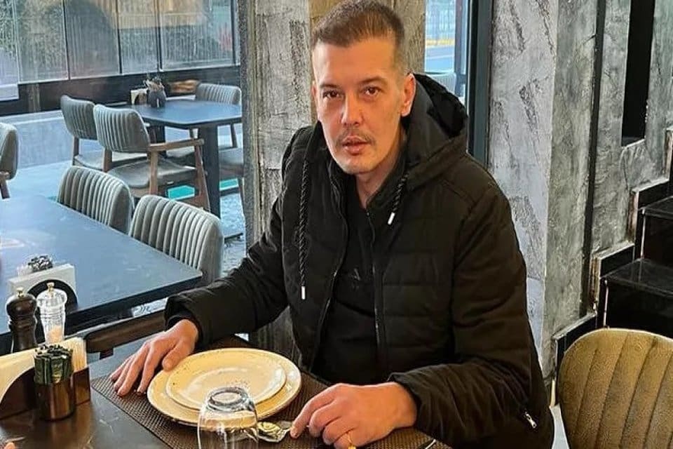 'Yerli Leonardo DiCaprio' olarak anılan Arda Kural, yeni haliyle dikkat