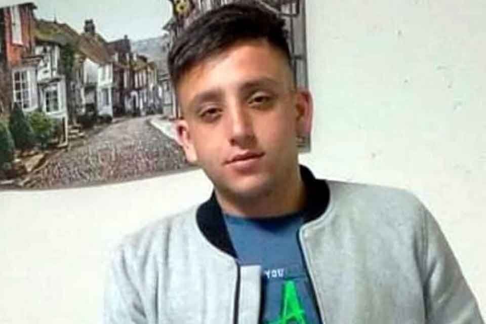İzmir'in Konak il&ccedil;esinde Necati Bakırcı'nın (24), tartıştığı arkadaşı Emre Sara&ccedil;