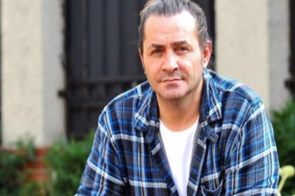 Ge&ccedil;en g&uuml;nlerde akciğer kanserine yakalandığını duyuran &uuml;nl&uuml; televizyoncu Armağan &Ccedil;ağlayan,