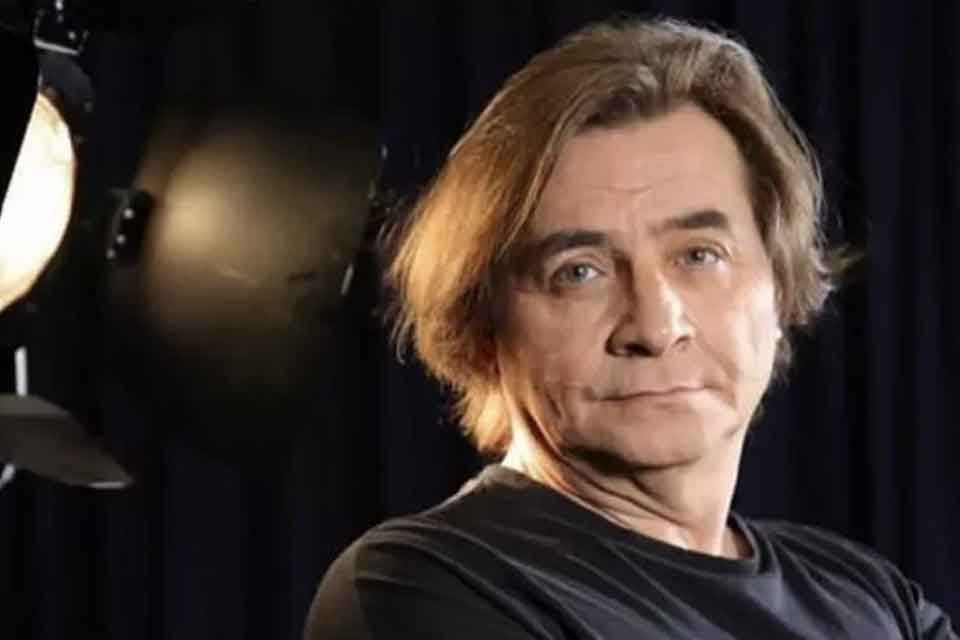 Kansere yakalanan &uuml;nl&uuml; sunucu Armağan &Ccedil;ağlayan, hakkında &ccedil;ıkan '&ouml;ld&uuml;' haberlerine