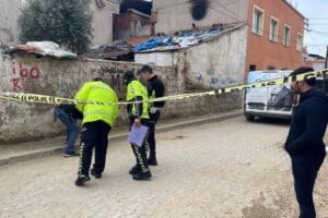 Manisa'nın Turgutlu il&ccedil;esinde belediye aşevine ait minib&uuml;s&uuml;n &ccedil;arptığı K&uuml;bra Kul&ccedil;ak