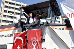 İl&ccedil;edeki yol sorunlarını k&ouml;kten &ccedil;&ouml;zme hedefi doğrultusunda Asfalt &Uuml;retim Tesisi&rsquo;ni