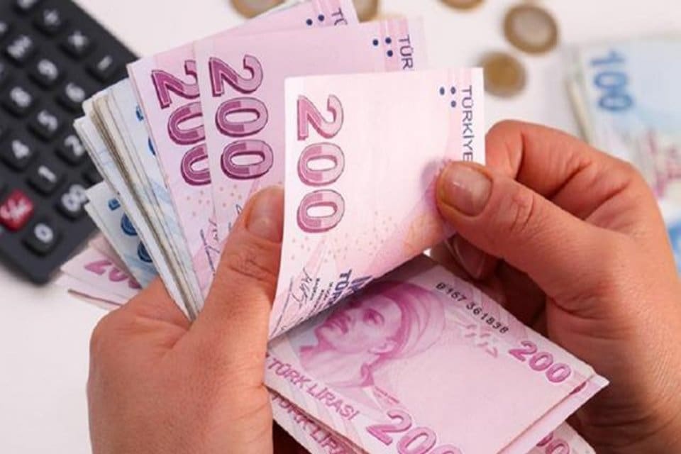 4 ayda memur bin 438 lira, emekli 991 lira, asgari