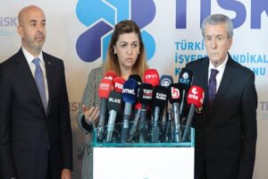 Milyonlarca kişinin merakla beklediği asgari ücretle ilgili toplantıların üçüncüsü bugün