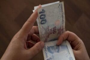 Ağustos ayında gelir vergisi dilimine giren asgari &uuml;cretlinin aldığı maaş