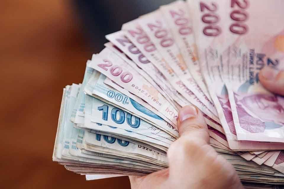 G&uuml;nden g&uuml;ne artan hayat pahalılığı karşısında asgari &uuml;cret, emekli ve