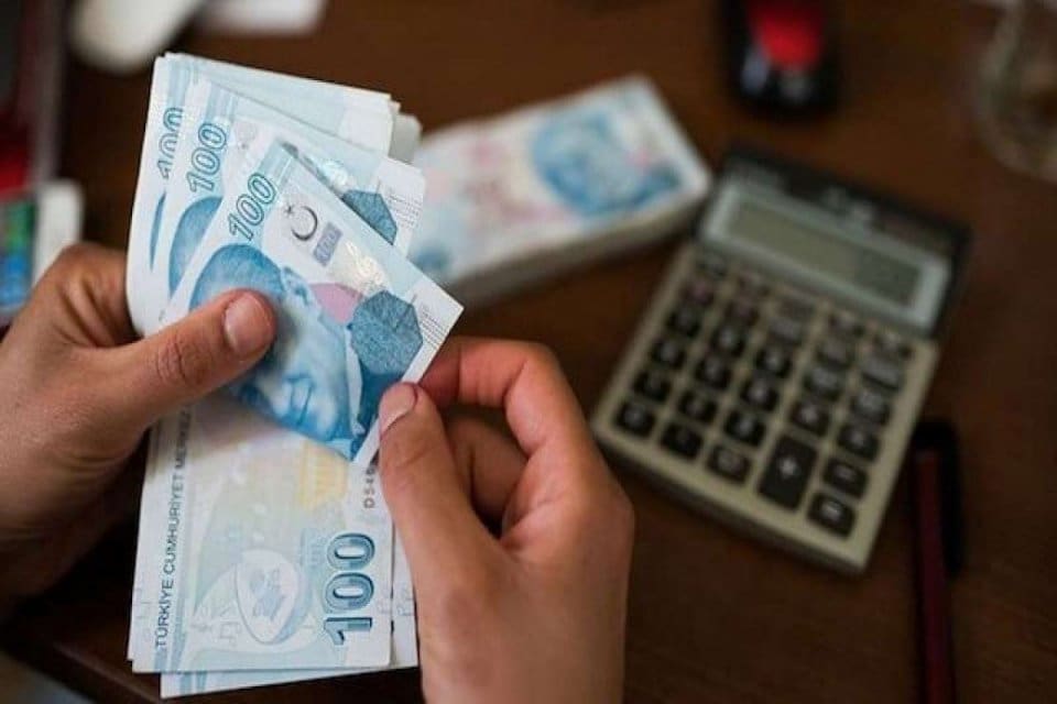 Kur artışı ve enflasyonda meydana gelen artış ile eriyen asgari