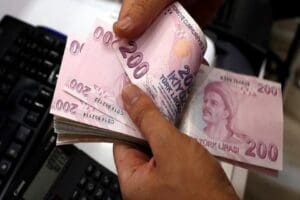 Asgari &uuml;cret i&ccedil;in geri sayım devam ediyor. Milyonlarca &ccedil;alışan asgari