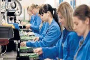 İş&ccedil;i, işveren ve h&uuml;k&uuml;met temsilcilerinden oluşan Asgari &Uuml;cret Tespit Komisyonu,