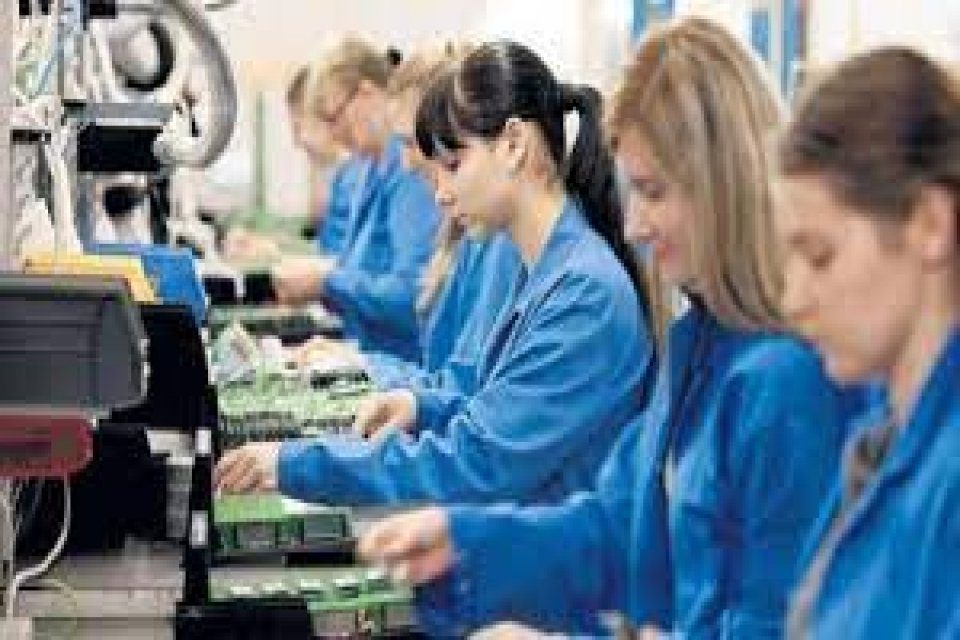 İş&ccedil;i, işveren ve h&uuml;k&uuml;met temsilcilerinden oluşan Asgari &Uuml;cret Tespit Komisyonu,