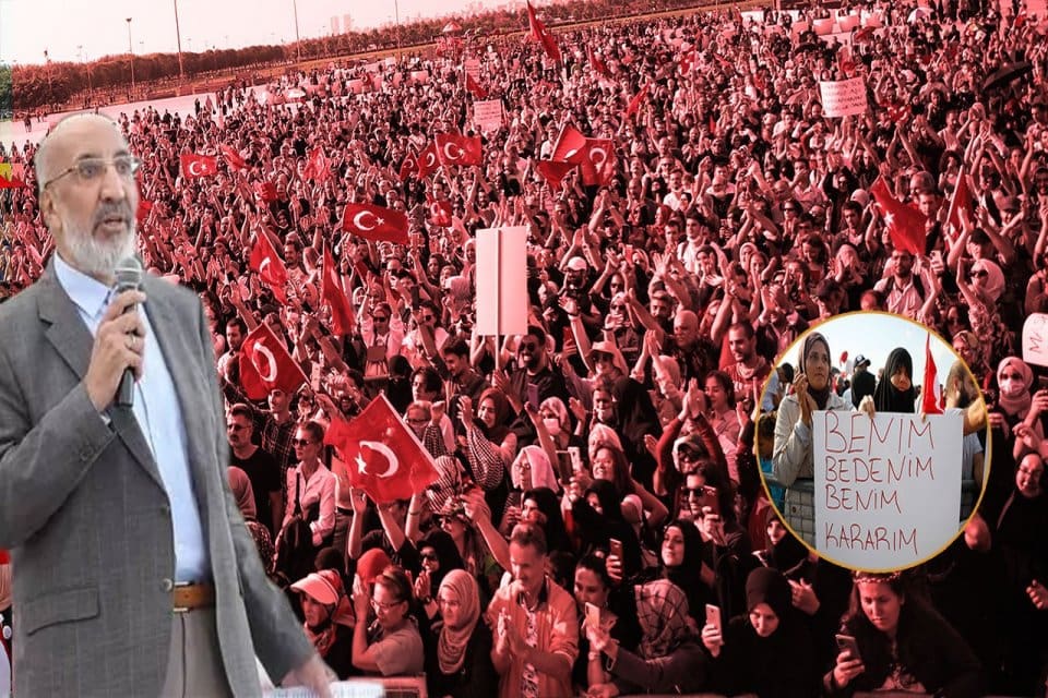 Koronavir&uuml;s salgınıyla m&uuml;cadeleye karşı aşılamaya tepki g&ouml;sterenler Maltepe Etkinlik Alanı'nda