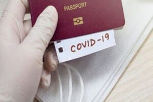 İngiltere&rsquo;de Covid-19 aşı pasaportu uygulamasının 15 Nisan&rsquo;da pilot uygulama olarak