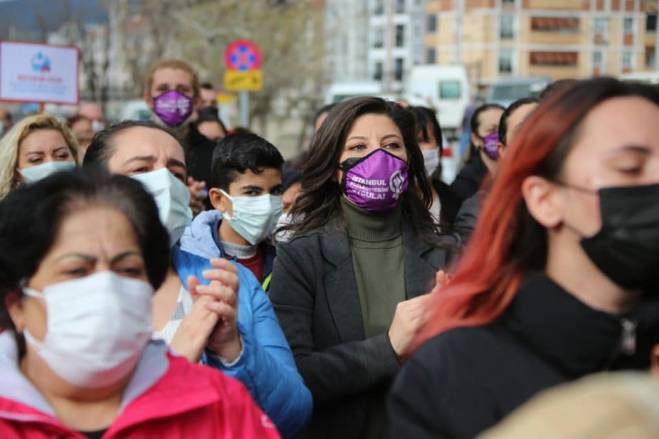 19 Yaşındaki Asiye Atalay&rsquo;ın sokak ortasında katledilmesine tepkiler artarak devam