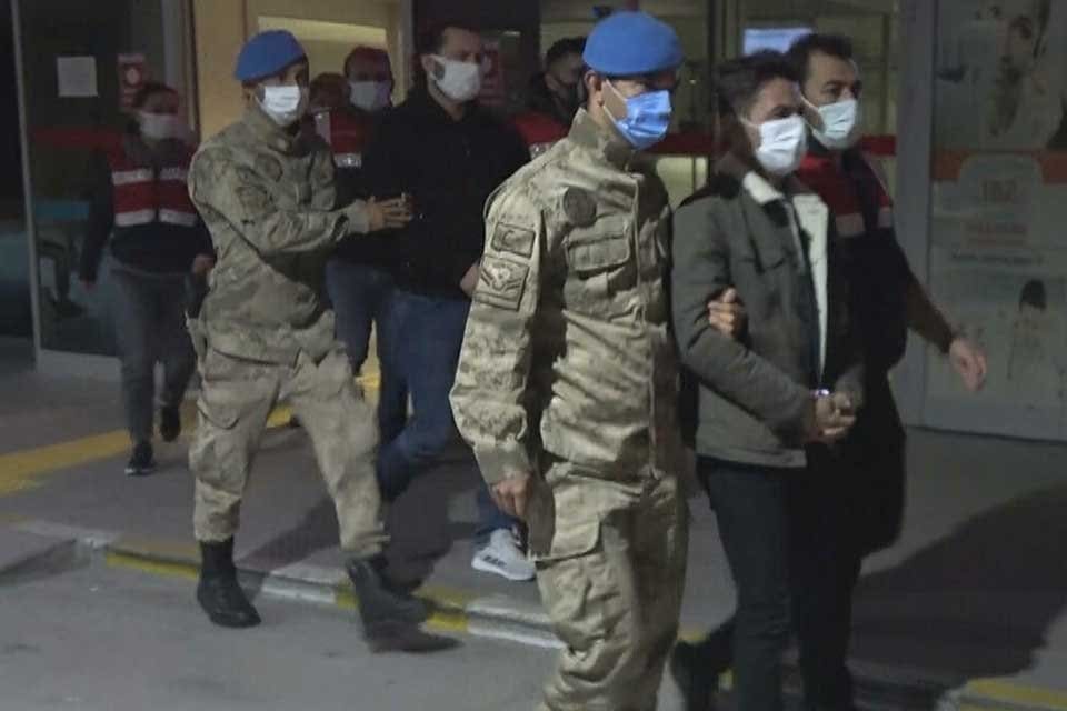 İzmir'de ge&ccedil;en hafta FET&Ouml;/PDY&rsquo;nin T&uuml;rk Silahlı Kuvvetleri (TSK) yapılanmasına y&ouml;nelik