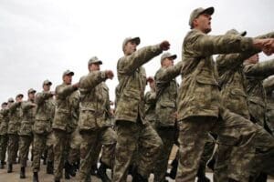 &nbsp; Milli Savunma Bakanlığı, s&ouml;zleşmeli erbaşlara uzman erbaş olma hakkı
