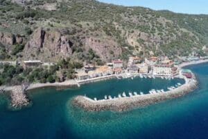 &Ccedil;anakkale'nin Ayvacık il&ccedil;esinde, asırlardır bir&ccedil;ok medeniyete ev sahipliği yapan Assos