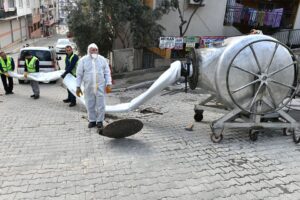 İzmir Büyükşehir Belediyesi İZSU Genel Müdürlüğü kentin ana hatlarındaki eskiyen