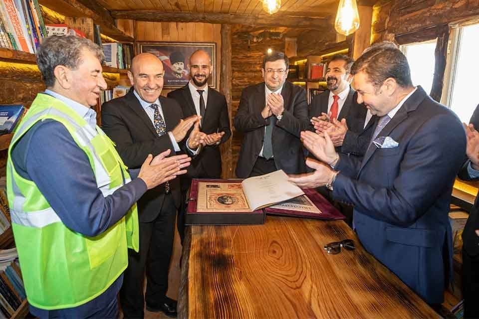 İzmir B&uuml;y&uuml;kşehir Belediye Başkanı Tun&ccedil; Soyer, a&ccedil;ılışını yaptığı Bergama Entegre