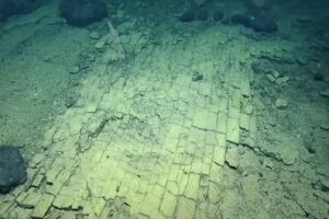 B&uuml;y&uuml;k bir gizeme sahip olan Atlantis'in bulunduğuna dair g&ouml;r&uuml;nt&uuml;ler ortaya