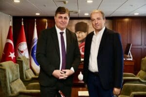 Karşıyaka Belediye Başkanı Dr. Cemil Tugay ve İstanbul&rsquo;un Avcılar Belediye